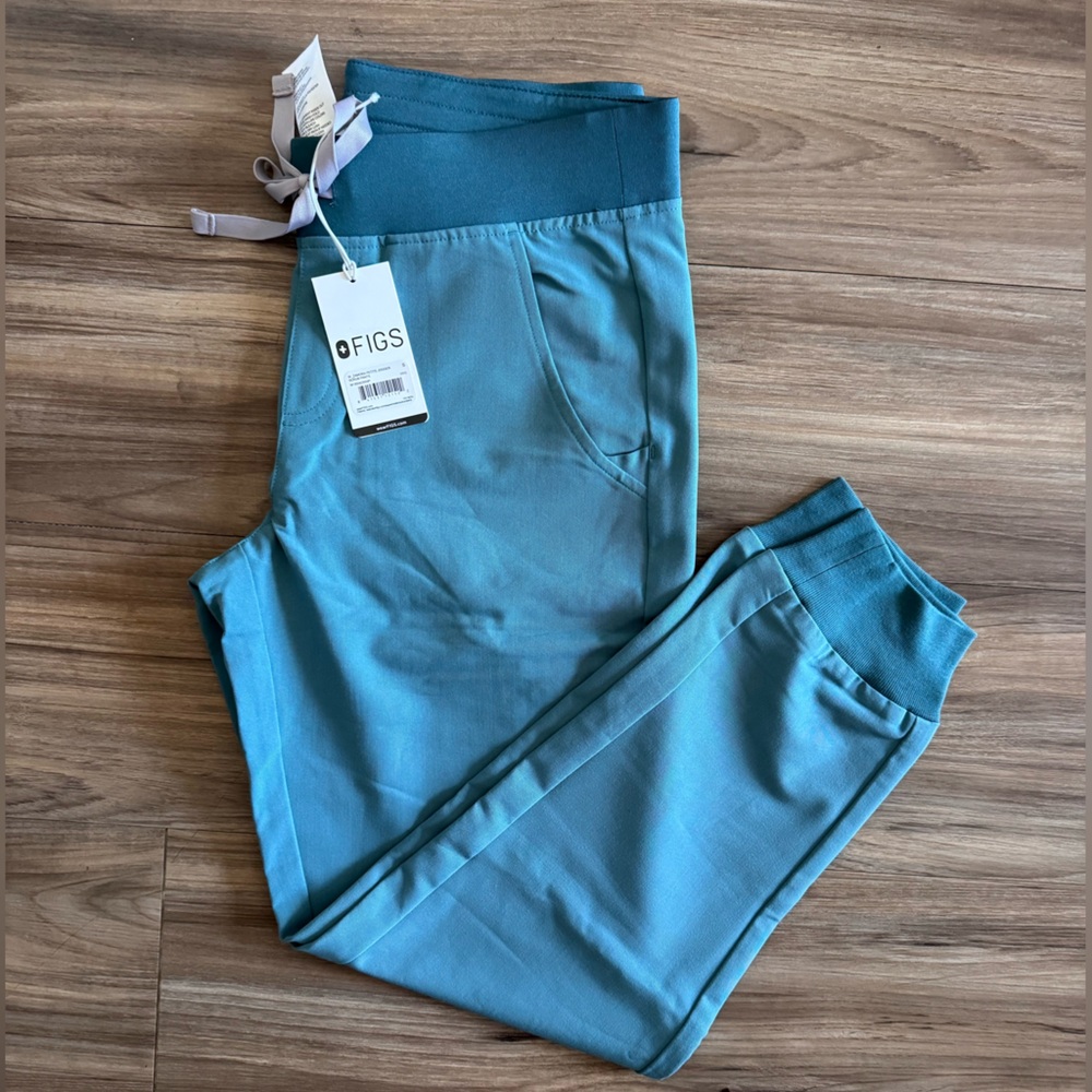 NWT: Figs Hydrogreen Zamora Joggers- size: S-P